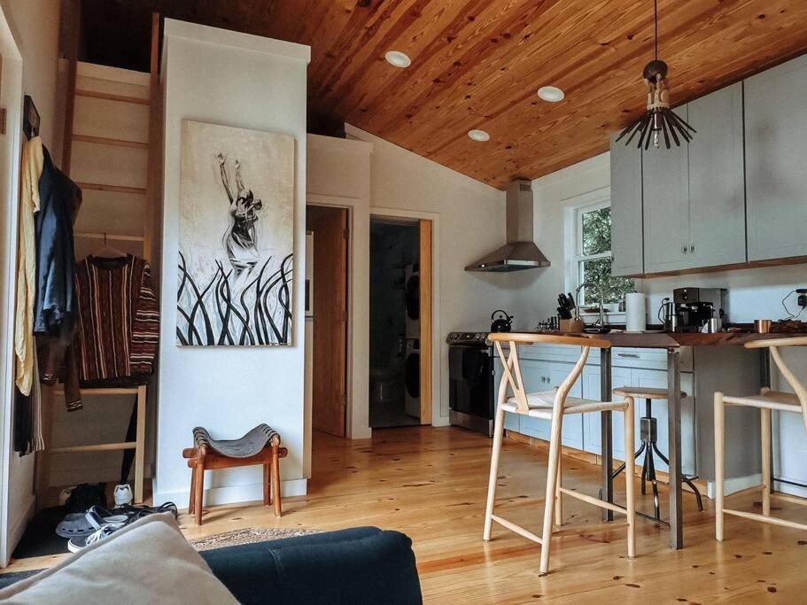 Modern Treehouse, Close To Downtown And Beach Wilmington Zewnętrze zdjęcie