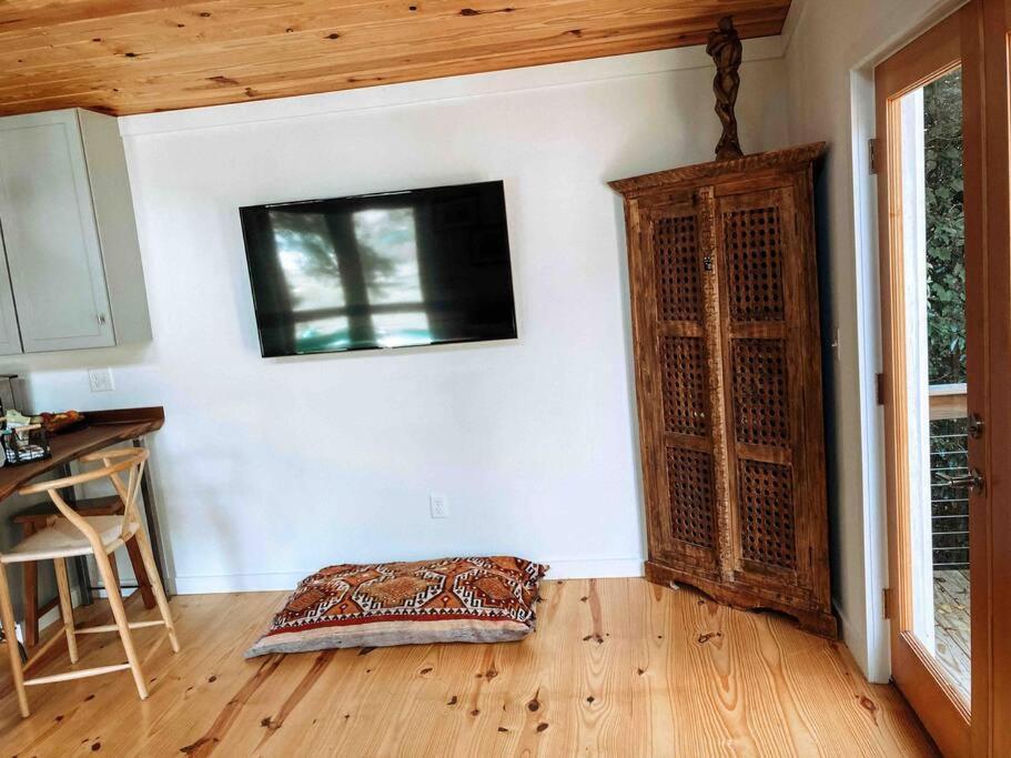 Modern Treehouse, Close To Downtown And Beach Wilmington Zewnętrze zdjęcie